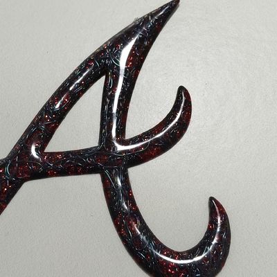 কাস্টমাইজড হাই ফ্রিকোয়েন্সি 3 ডি টিপিইউ এমবসড লোগো ব্যাগের জন্য লাল ধাতব তাপ স্থানান্তর লেবেল