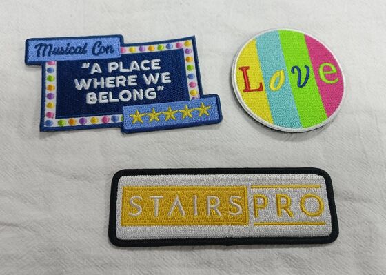 পোশাক সূচিকর্ম ব্যাজ ফ্যাশন ডিজাইন পোশাক টেকসই রঙ বোনা কাপড় পোশাক প্যাচ