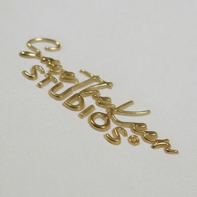 পোশাকের জন্য কাস্টম গোল্ড টিপিইউ তাপ স্থানান্তর লোগো 3 ডি এমবসড ট্রান্সফার লেবেল