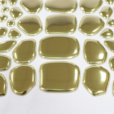 কারখানার কাস্টম ধাতব সোনার টিপিইউ তাপ স্থানান্তর লেবেল - বিলাসবহুল পোশাক ও ফ্যাশন পোশাকের জন্য অনিয়মিত আকৃতির প্রতীক