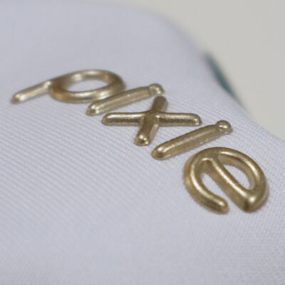 ফ্যাক্টরি কাস্টম গোল্ড টিপিইউ হিট ট্রান্সফার লেবেল, পোশাকের জন্য গ্লসি এফেক্ট আয়রন অন