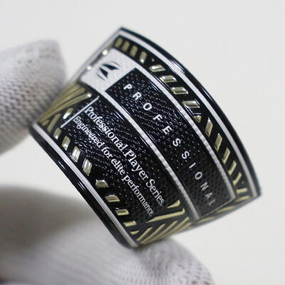 স্পোর্টসওয়্যারের জন্য কাস্টম টিপিইউ হাই-ফ্রিকোয়েন্সি প্যাচ - মেটালিক গোল্ড ও ব্ল্যাক প্রফেশনাল প্লেয়ার সিরিজ ব্যাজ